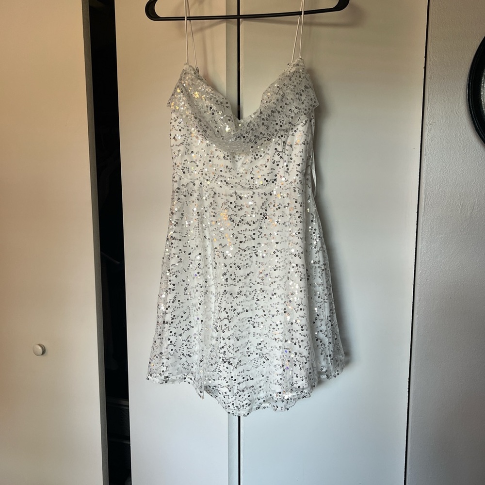 Never worn - Picture 3 of 4